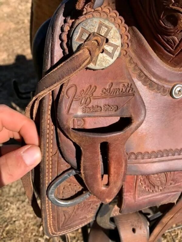 used jeff smith 15.5" custom saddle (wide tree) used jeff smith 15.5" custom saddle (wide tree)